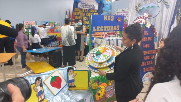 37 maestros participan en el certamen del mejor docente de primaria