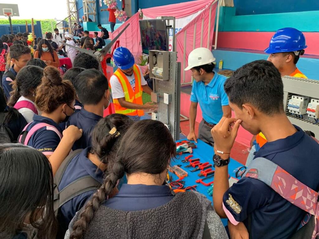 En el mes de julio, el Tecnológico Nacional (Inatec) graduará a 1 mil estudiantes que cursan una carrera técnica en todo el país.