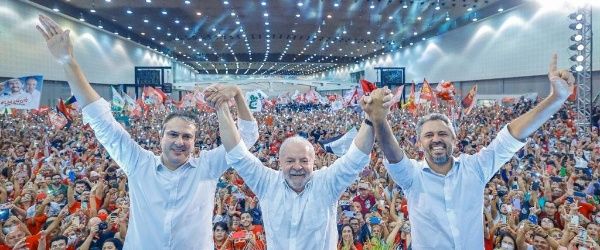 Lula da Silva protagoniza acto masivo de campaña en Fortaleza