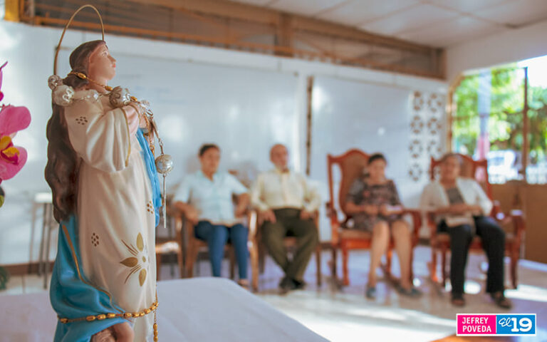 Familias devotas cumplen un año más a la Concepción de María