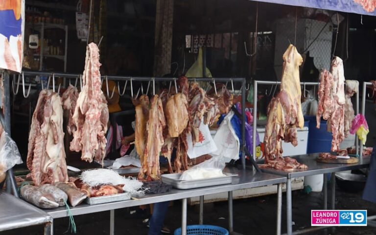 Comerciantes del Mercado Mayoreo preparados para recibir a los compradores