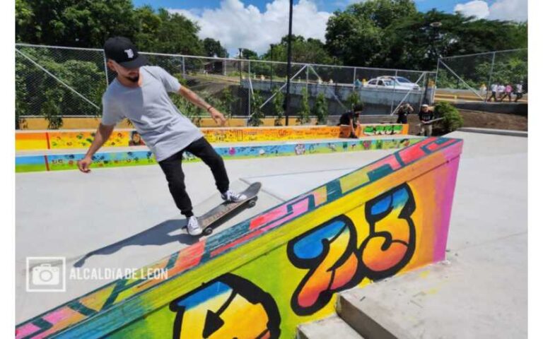 León estrena parque de juegos extremos