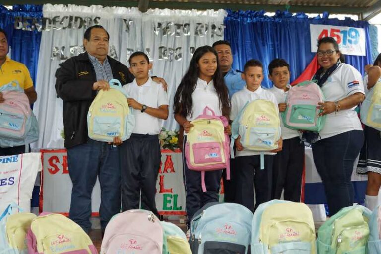 Estudiantes de Secundaria a Distancia en el Campo inician su ciclo escolar