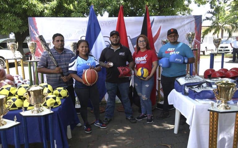 Entregan material deportivo a distritos de Managua y Consejos Departamentales