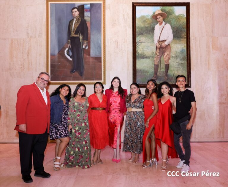 Nicaragua Diseña celebra a las Madres con desfile deslumbrante