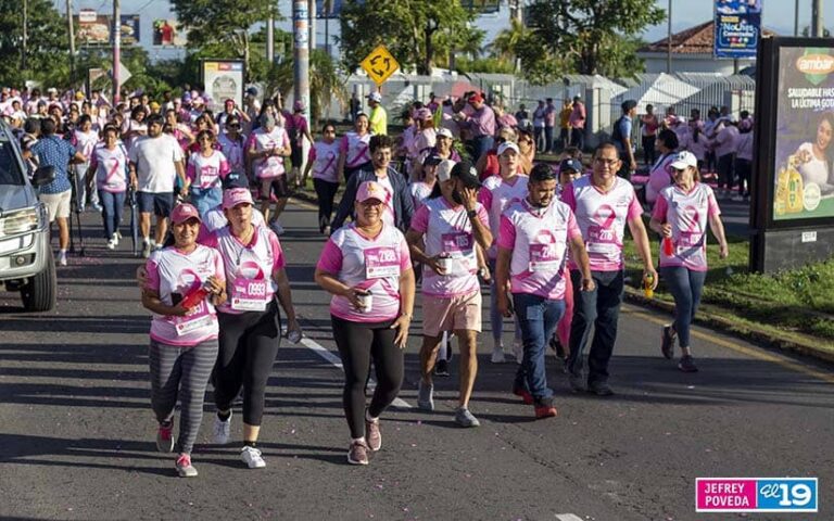 Realizan Carrera Rosa “Yo Corro por Ellas” en Managua