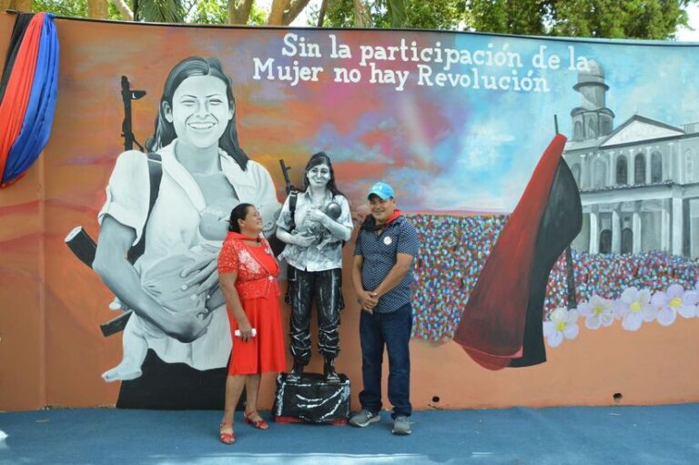 CNU devela mural “Miliciana de Waswalito” en UNA