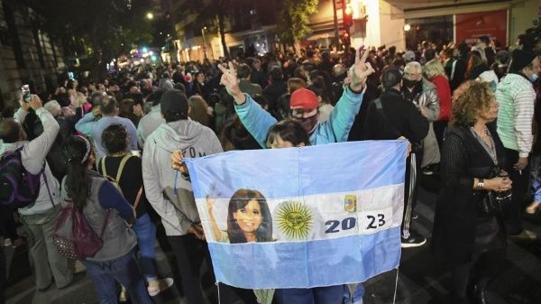 Marchan en diferentes puntos de Argentina y el mundo en respaldo a Cristina Fernández