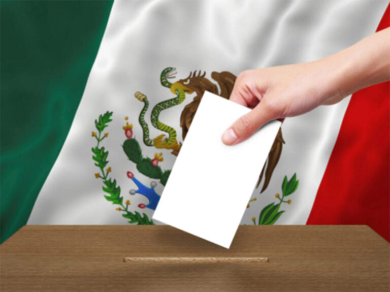 Mexicanos votan en las elecciones más grandes de su historia