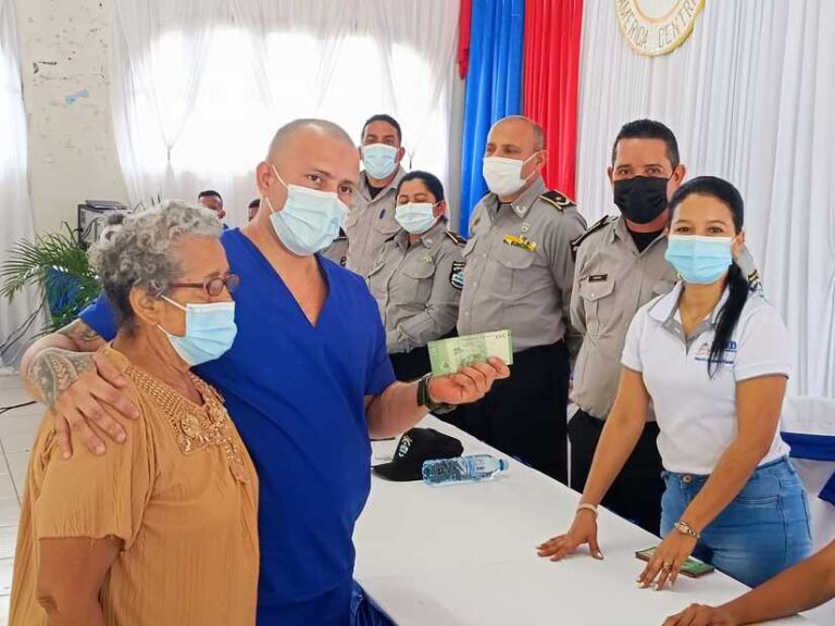 Privados de Libertad reciben Bono Complementario de Bachiller