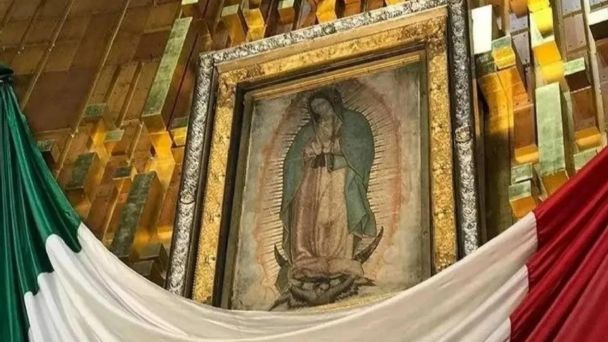Dedican serenata a la Virgen de Guadalupe en la ciudad de Granada