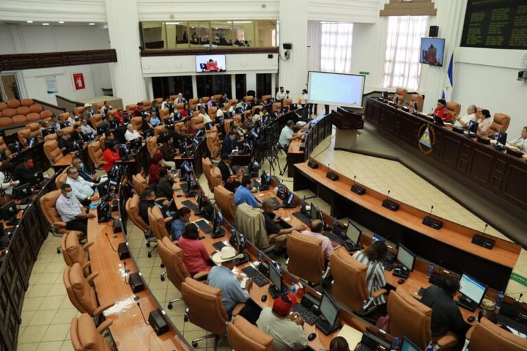 Amplían la vigencia de las cédulas vencidas