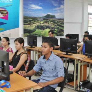 Más de 8 mil docentes se certifican en el uso de herramientas tecnológicas.