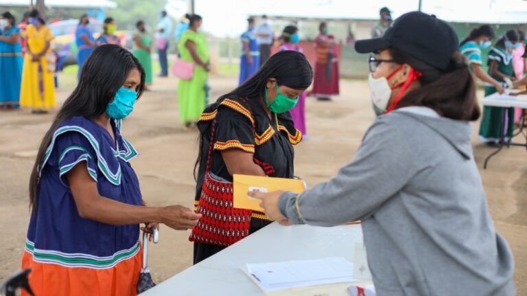 Gobierno panameño pospone pagos de programas de ayuda social