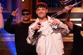 Peso Pluma borra todas las fotos con Nicki Nicole