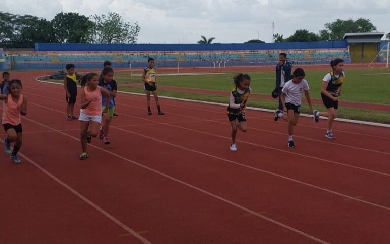 Realizan competencia de atletismo en Managua
