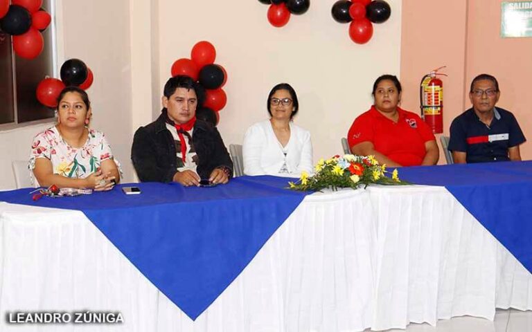 Presentan a líderes comunitarios “Plan de Trabajo 223-2027”
