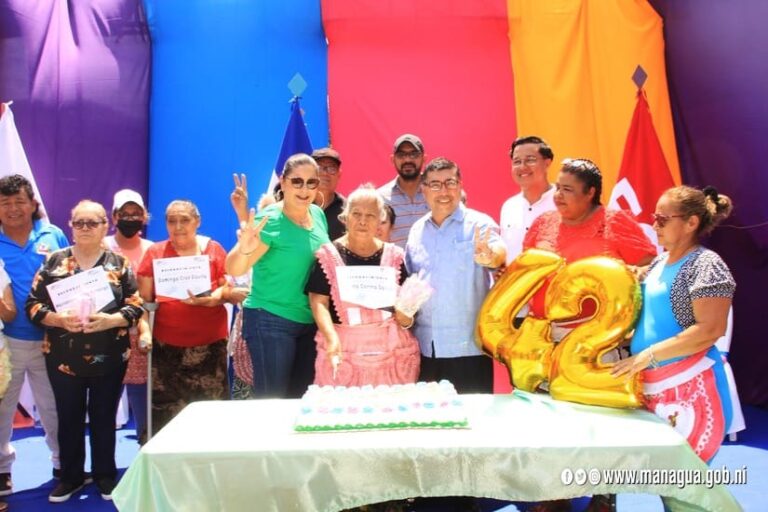 Celebran el 42 aniversario de fundación del mercado Iván Montenegro