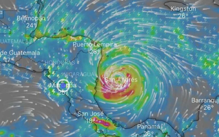 Huracán Julia podría tocar tierra en Nicaragua esta noche o la madrugada del domingo