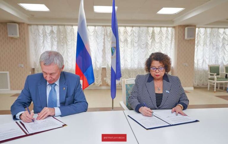 Embajadora de Nicaragua suscribe acuerdos de cooperación con Partido Rusia Unida