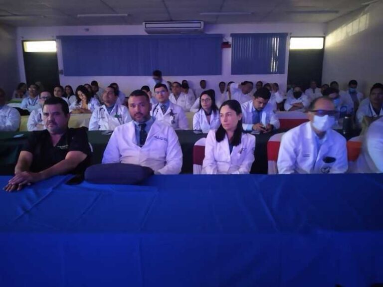 Realizan Simposio de Oncología en el Hospital Manolo Morales