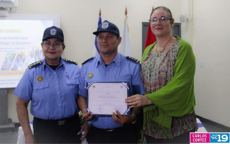 Más de 20 oficiales finalizan curso Básico para la Reducción de Riesgos