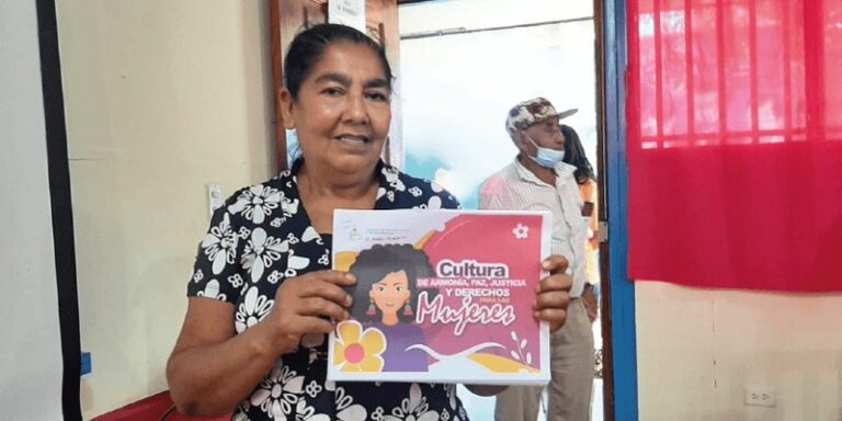 Presentan cartilla de prevención del femicidio a adultos mayores de Matagalpa