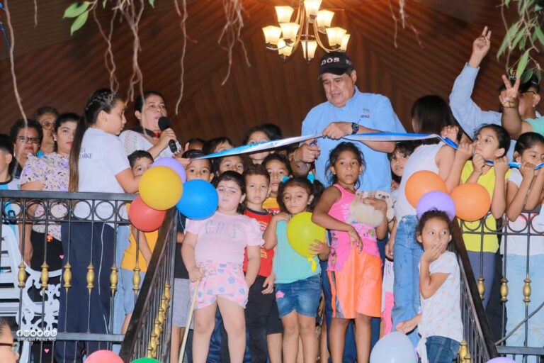 Inauguran rehabilitación de parque infantil en Siuna