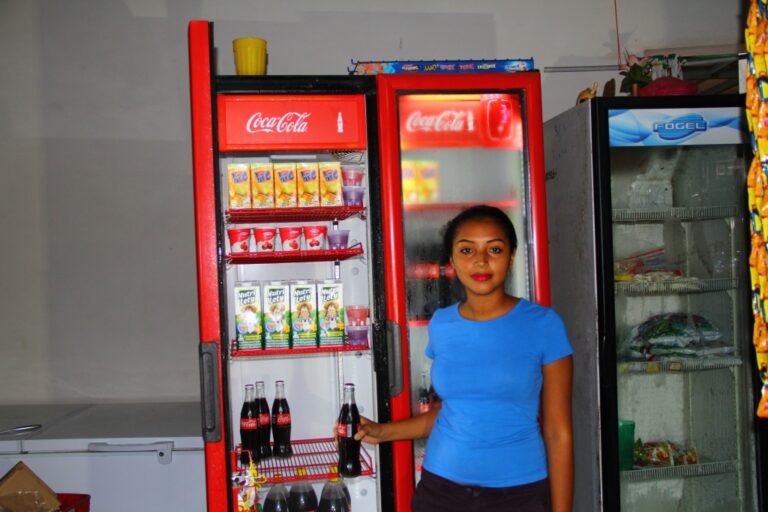 Más familias de Santa María de Pantasma cuentan con energía eléctrica