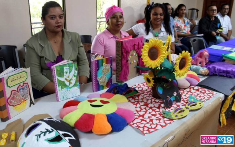 Asesores pedagógicos y docentes intercambian experiencias sobre artes