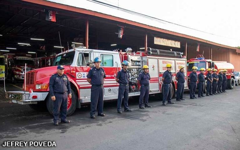 Bomberos envían dos camiones a nueva estación en Chinandega