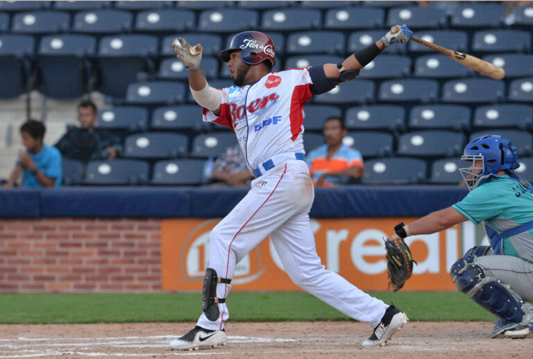 Bóer va por el titulo, Dantos por la sobrevivencia