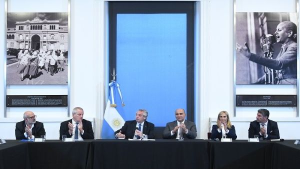 Docentes de Argentina recibirán aumento del 114% en su salario