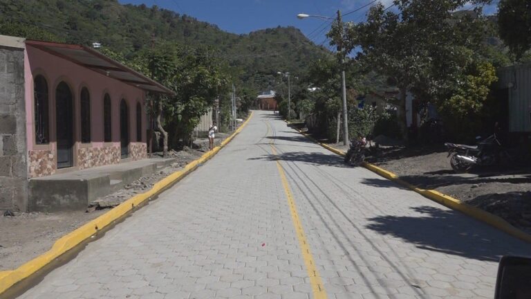 Adoquinan las calles de Jinotega