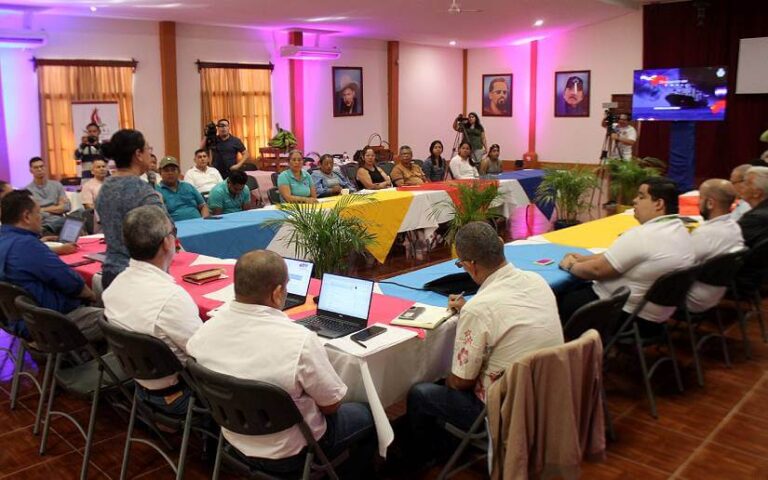 Presentan ventajas del TLC con China a protagonistas de Granada