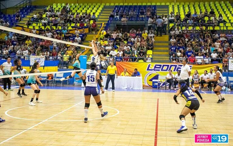Realizan semifinal de voleibol femenino de primera división