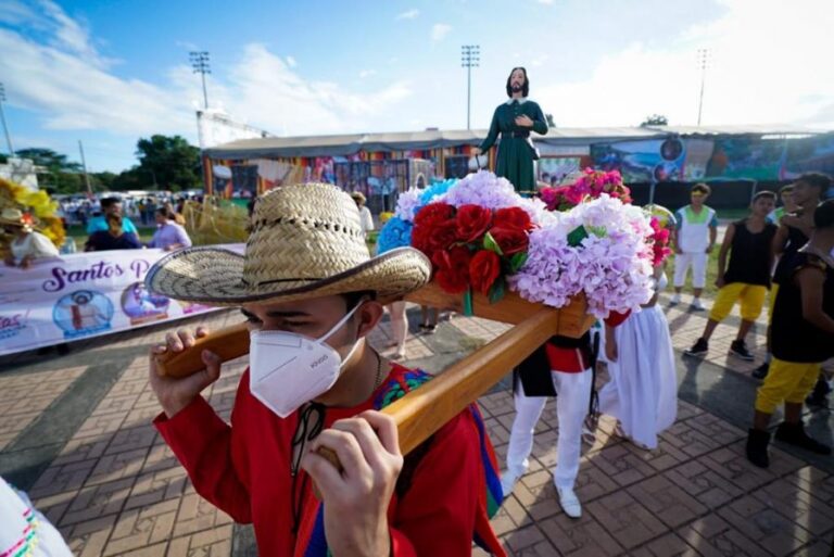 Rosario destaca exposición de los Santos Patronos que reúne a miles de familias
