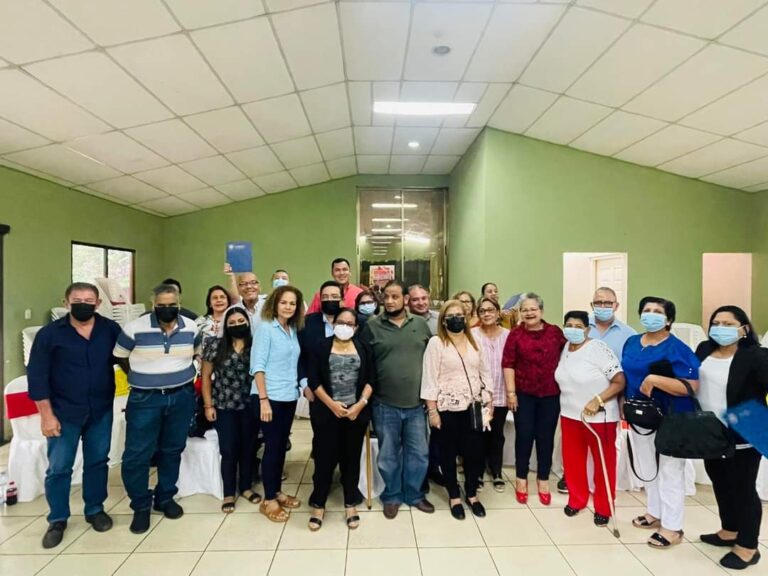 Negocios con mayor historia en Chinandega reciben reconocimientos