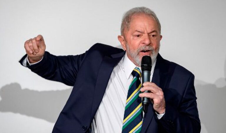Lula promete reconstruir Brasil