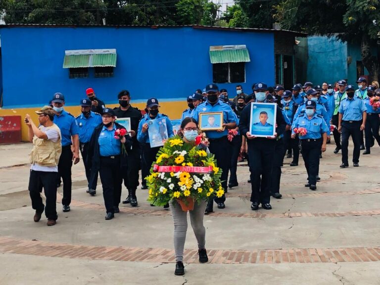 Rinden homenaje al Teniente Gabriel de Jesús Vado