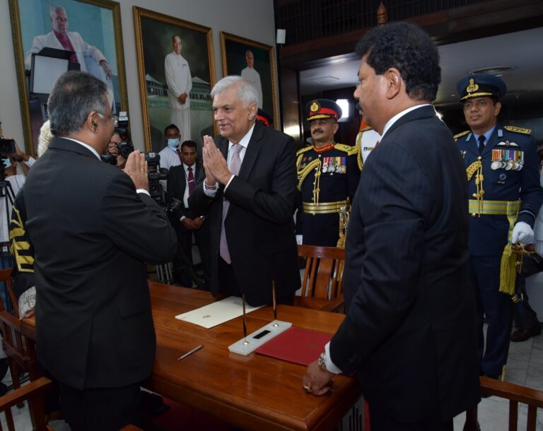 Juramentan al nuevo presidente de Sri Lanka