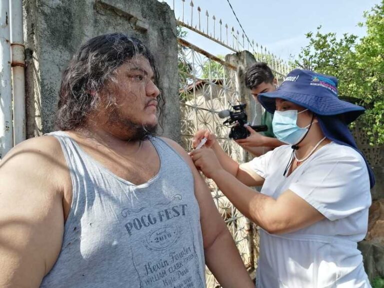 Continúa vacunación voluntaria contra la Covid-19