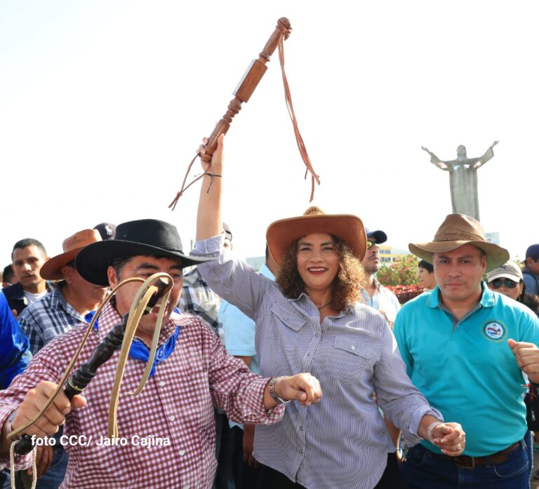 Con alegría y tradición se realiza la “Roza del Camino”
