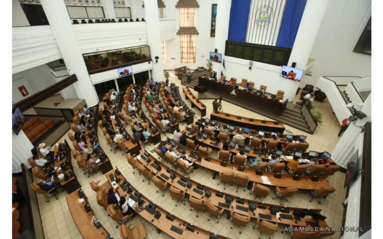 Diputados ratifica decretos sobre servicio de transporte aéreo y espacio aéreo internacional