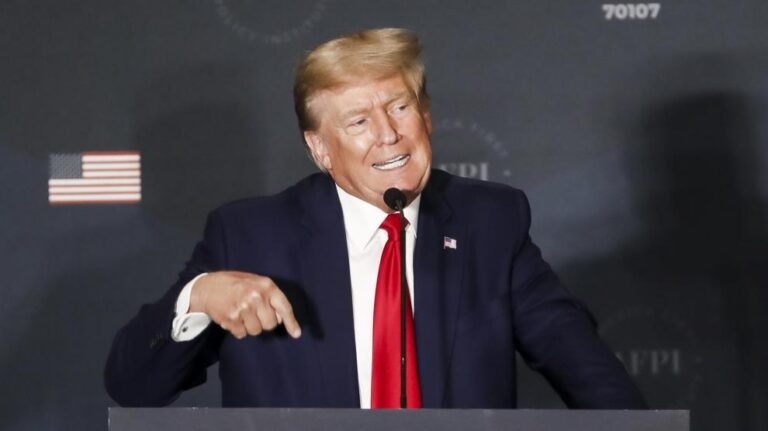 Trump no descarta la posibilidad de una candidatura en el 2004