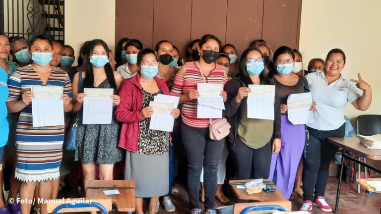 Entregan más de 70 mil córdobas a protagonistas de Usura Cero