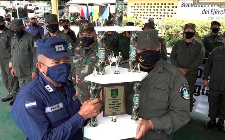 Clausuran el XXV Campeonato de Natación 2022