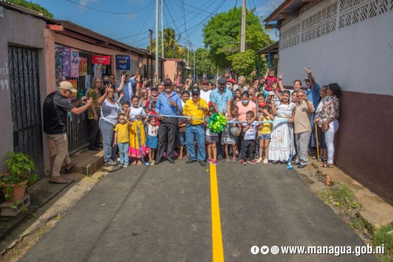 Familias del barrio Georgino Andrade ahora cuentan con 3 nuevas calles