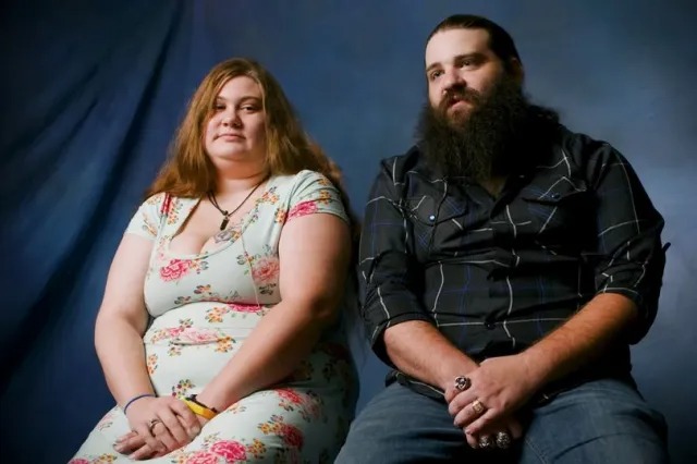 Acepta que su esposa tenga sexo con otros hombres mientras él observa