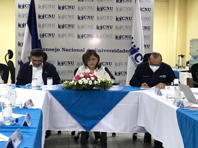 CNU celebra 71 años de fundación de UNIAV